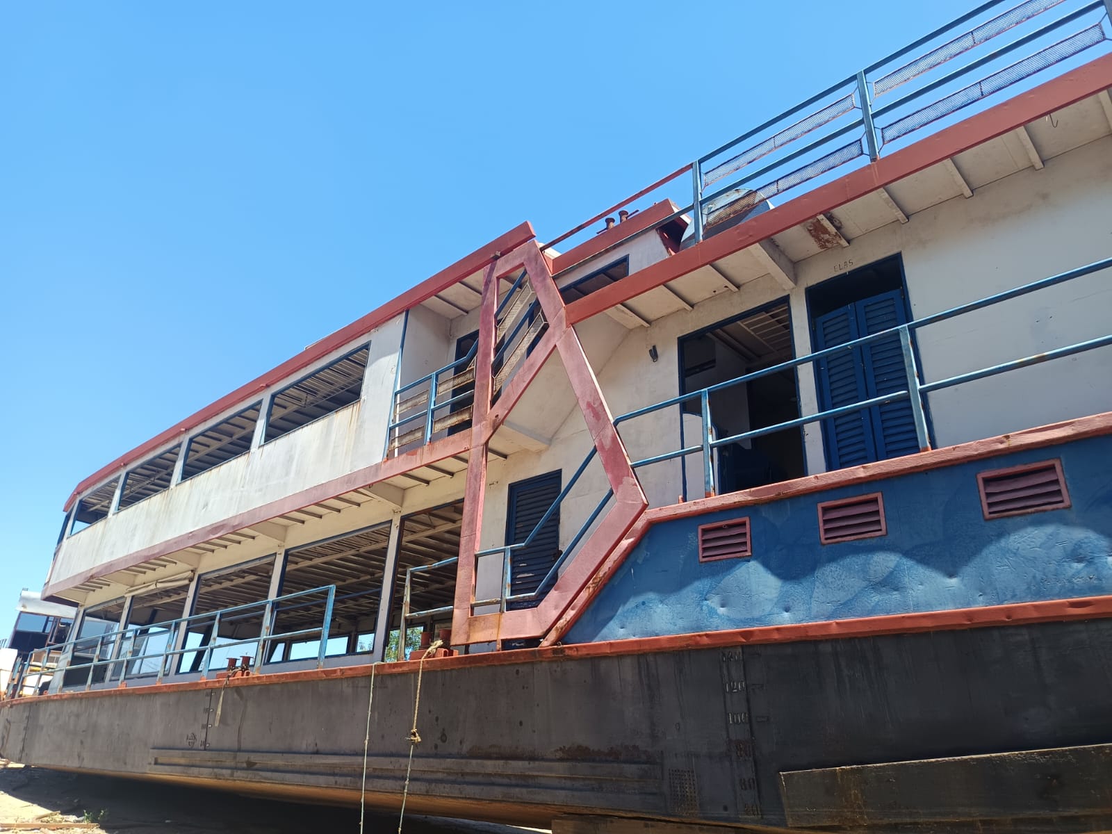 Vendo Famoso Barco Almirante do Lago